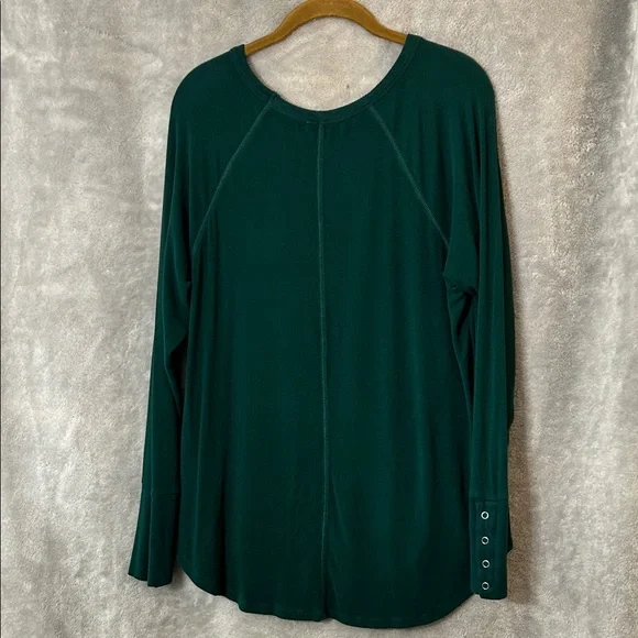Dark Green Long Sleeve Women's Top - Picture 4 of 6
